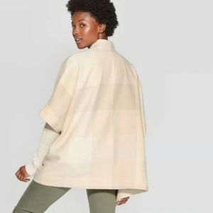 NWT Universal Thread Cape